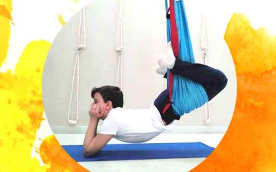 YOGA EN COLUMPIO PARA NIÑOS