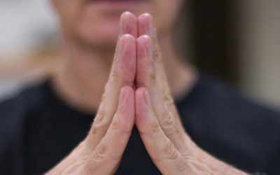 YOGA SHANTI · MIÉRCOLES A LAS 17:00